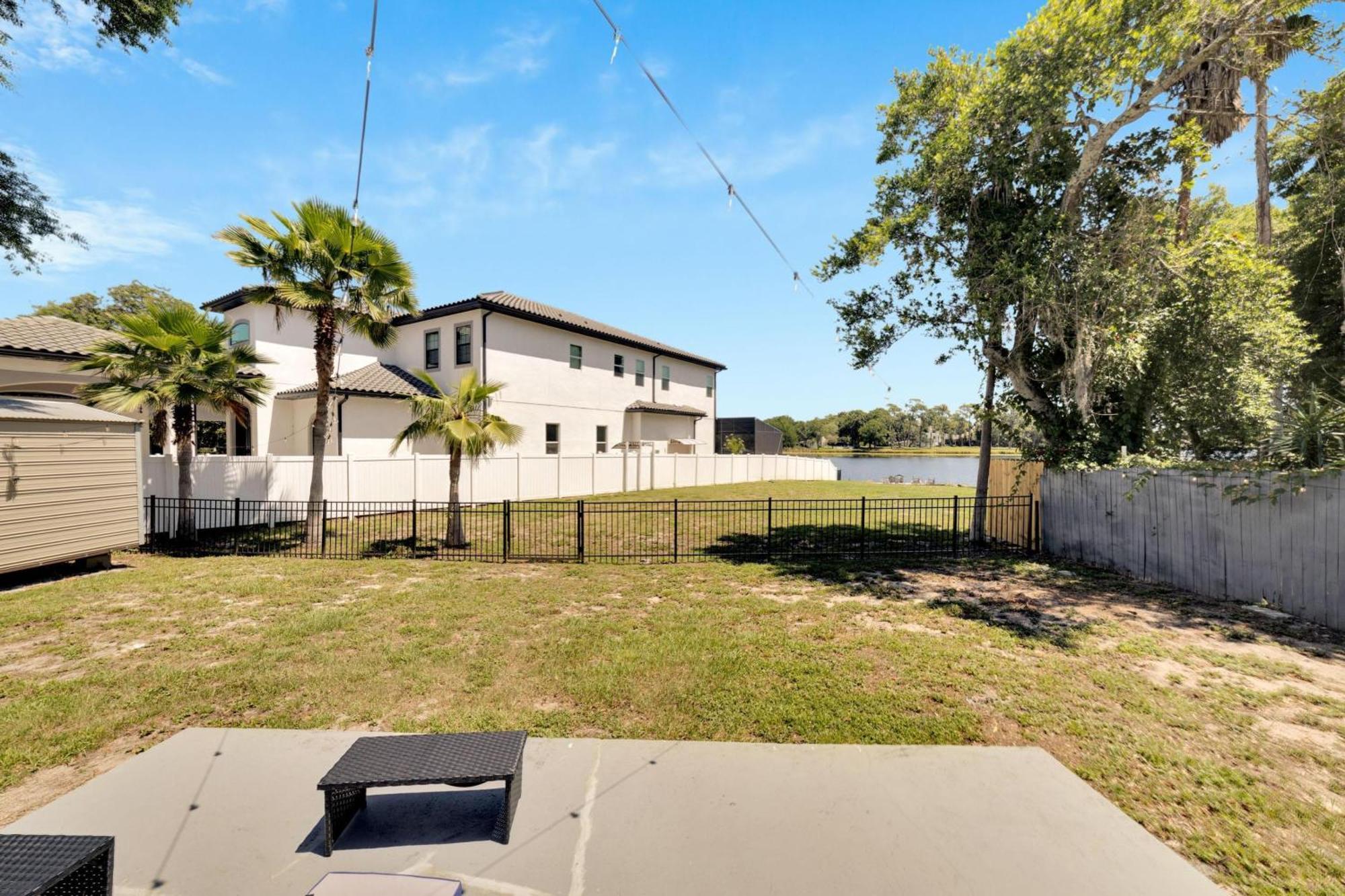 Lakefront Private Oasis In Tampa Bay Villa Exterior photo