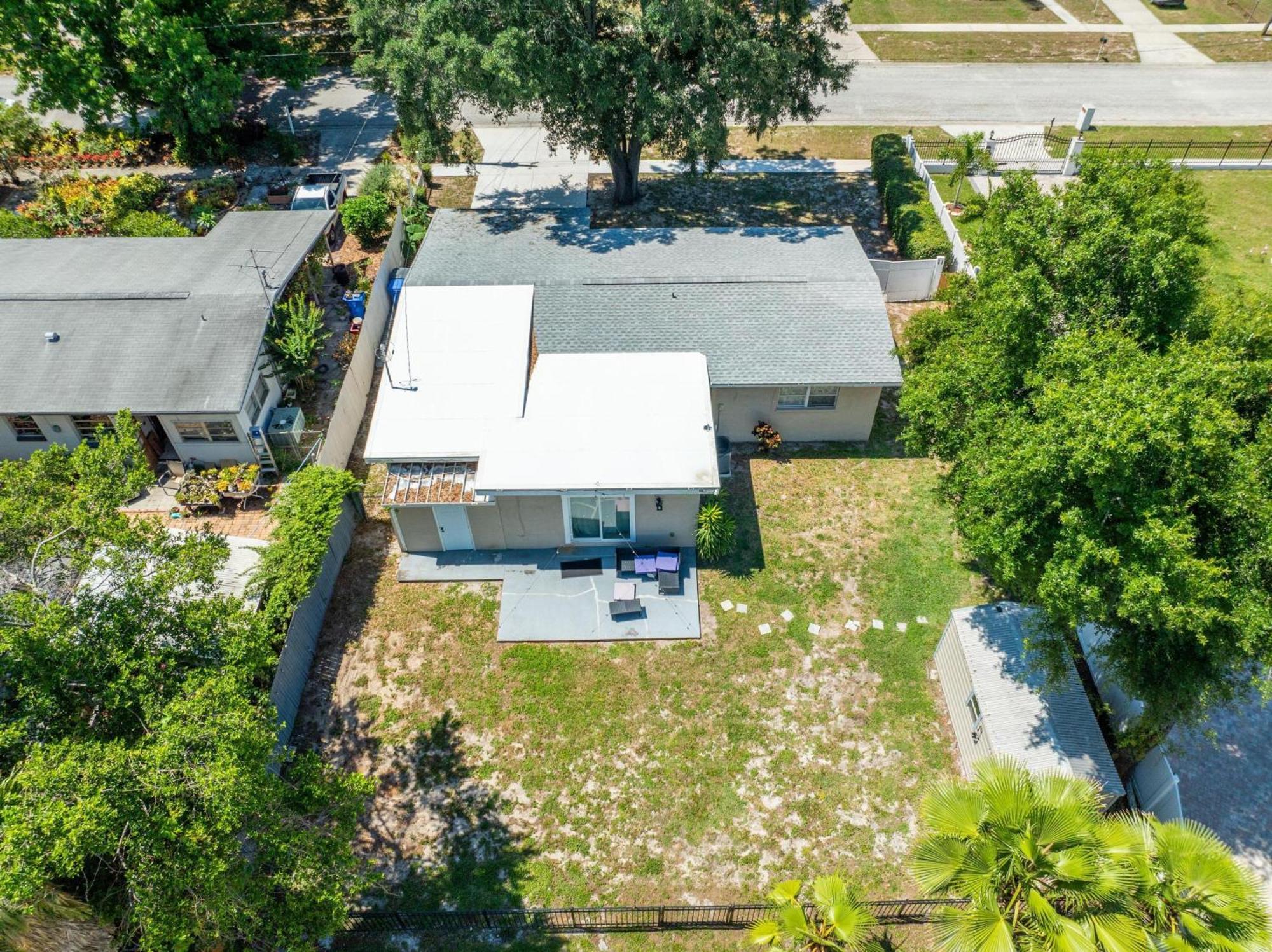 Lakefront Private Oasis In Tampa Bay Villa Exterior photo